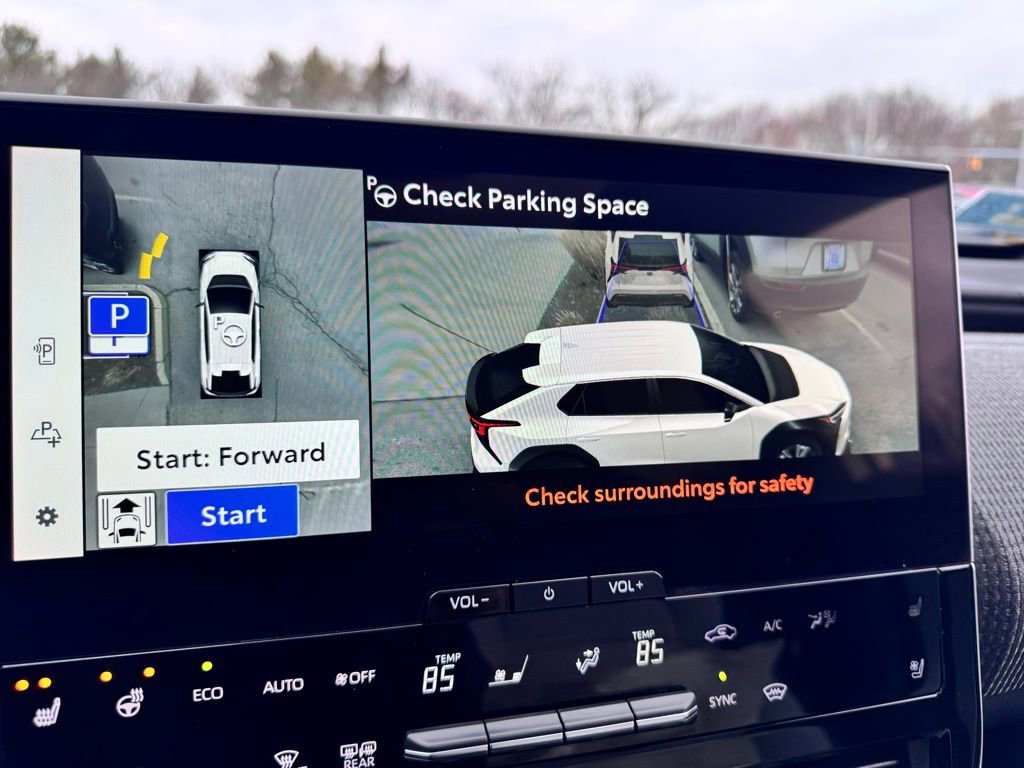 Used 2024 Subaru Solterra Touring image 25