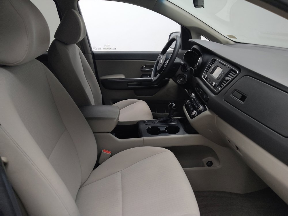 Used 2017 Kia Sedona LX FWD image 21