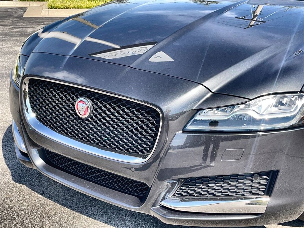 Used 2020 Jaguar XF Prestige image 10