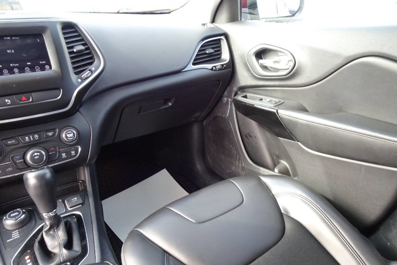 Used 2020 Jeep Cherokee Latitude Plus image 18