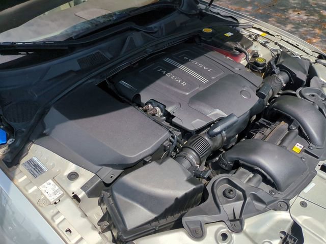 Used 2013 Jaguar XF 3.0 image 32