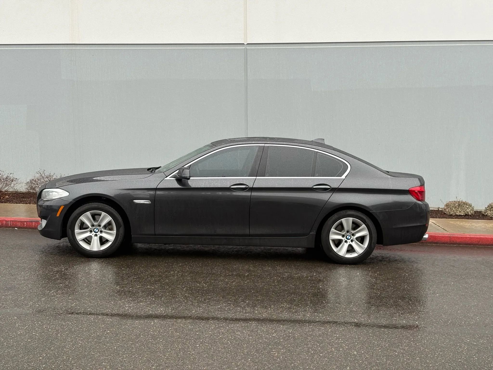 Used 2013 BMW 528i Sedan image 2