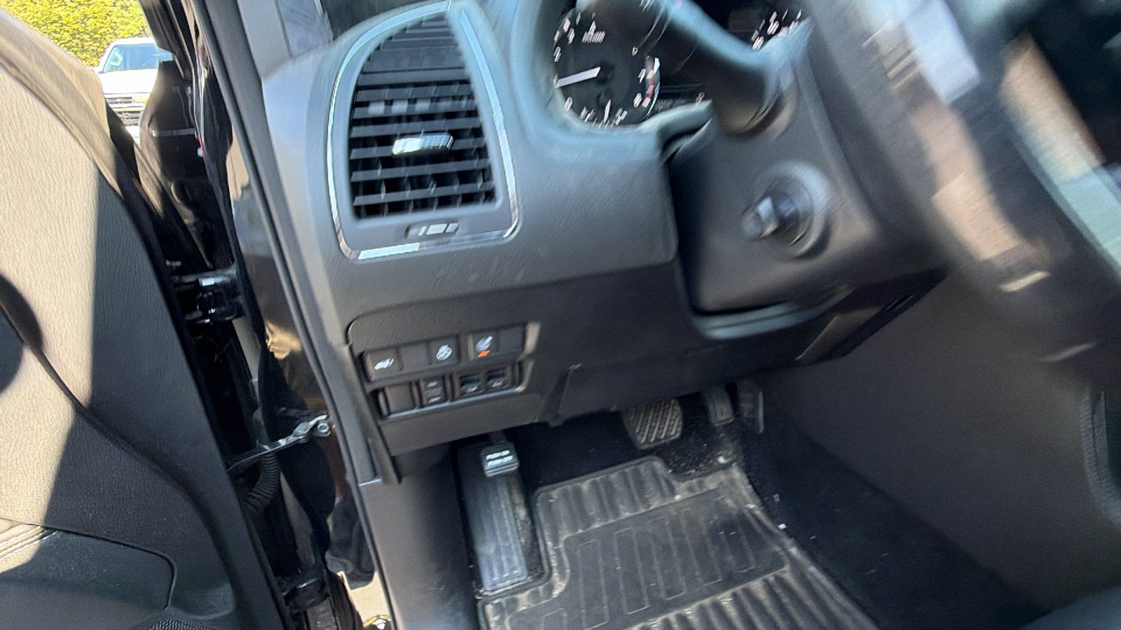 Used 2024 INFINITI QX80 Sensory AWD/4WD image 27