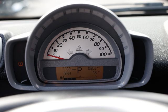 Used 2009 smart fortwo passion image 24