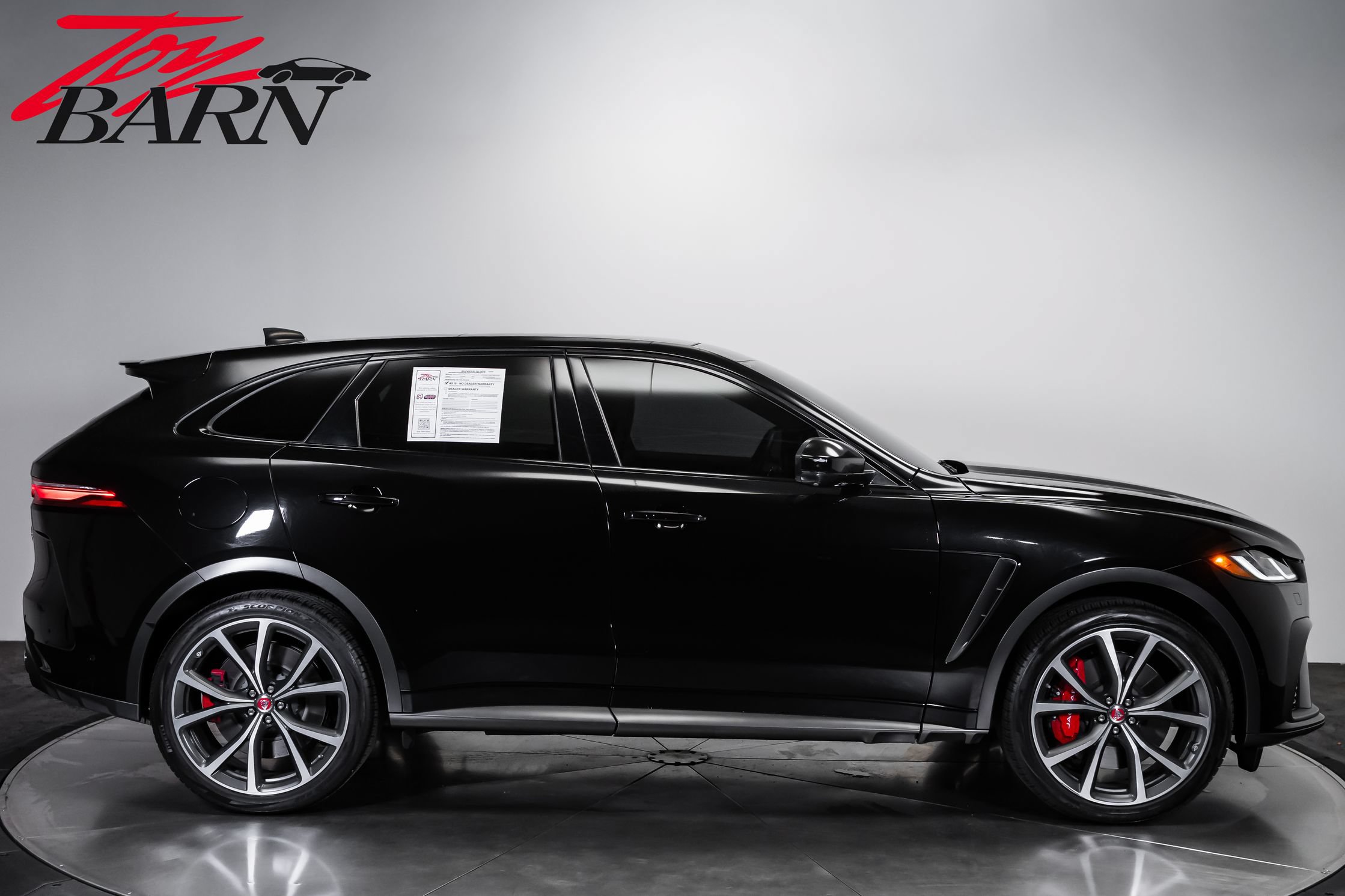 Used 2021 Jaguar F-PACE SVR AWD/4WD image 5