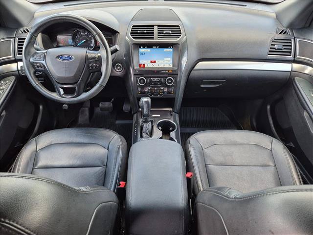 Used 2018 Ford Explorer XLT w/ Equipment Group 202A AWD/4WD image 18