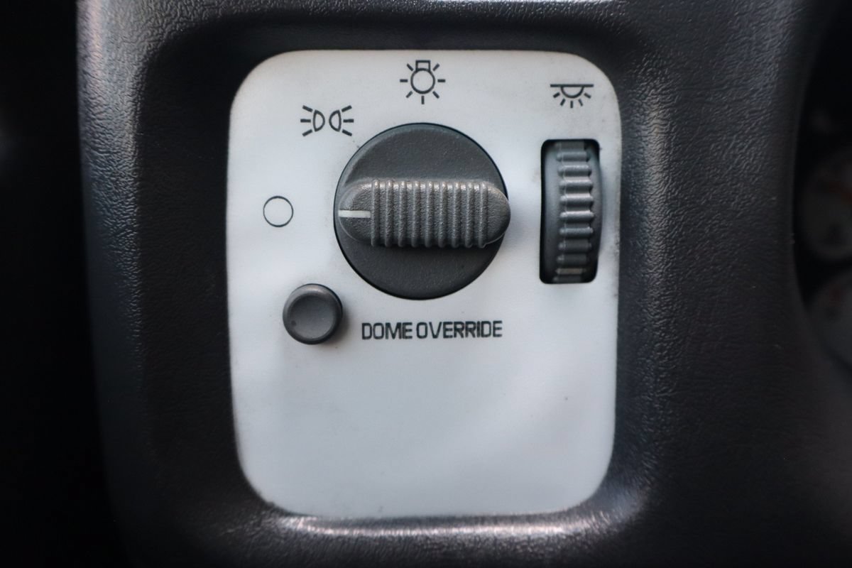 Used 2002 Chevrolet Blazer LS w/ Preferred Equipment Group AWD/4WD image 23