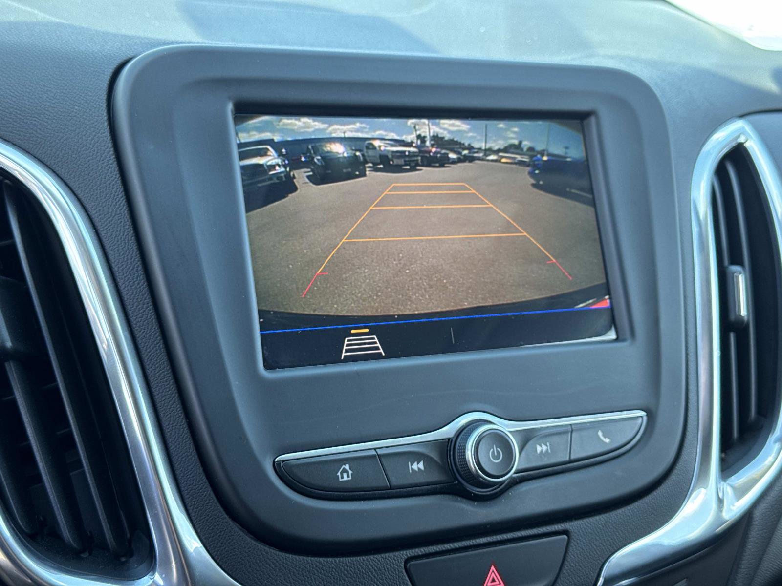 Used 2020 Chevrolet Equinox LT image 17