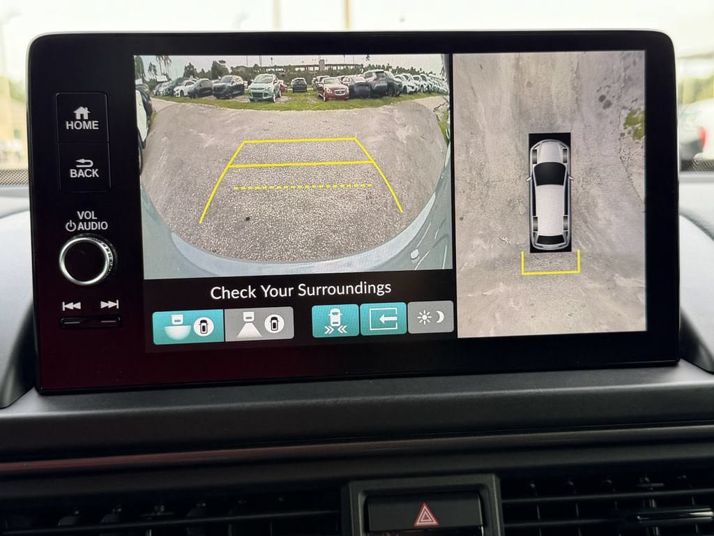 Used 2025 Honda Pilot TrailSport image 20