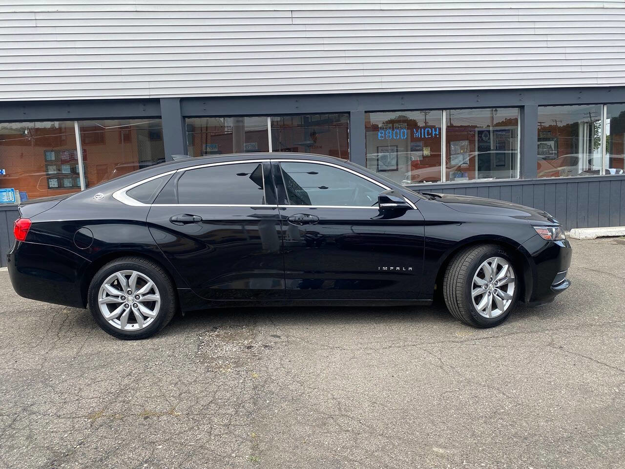 Used 2017 Chevrolet Impala LT image 5