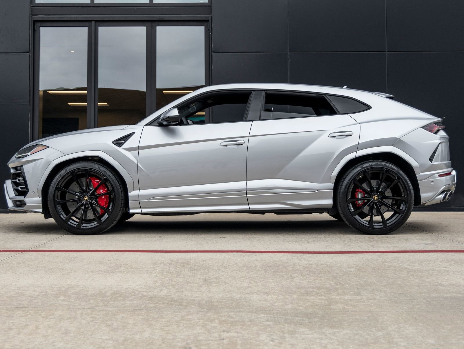Used 2020 Lamborghini Urus image 9