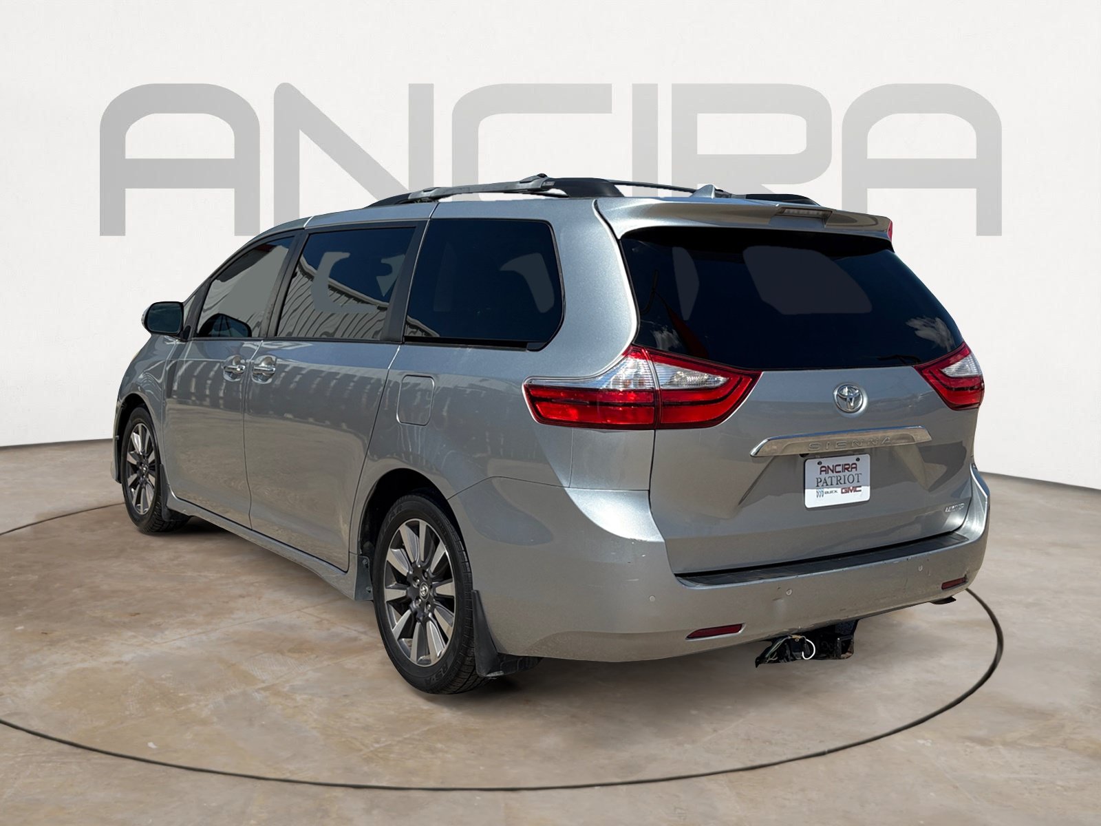 Used 2019 Toyota Sienna Limited Premium FWD image 8