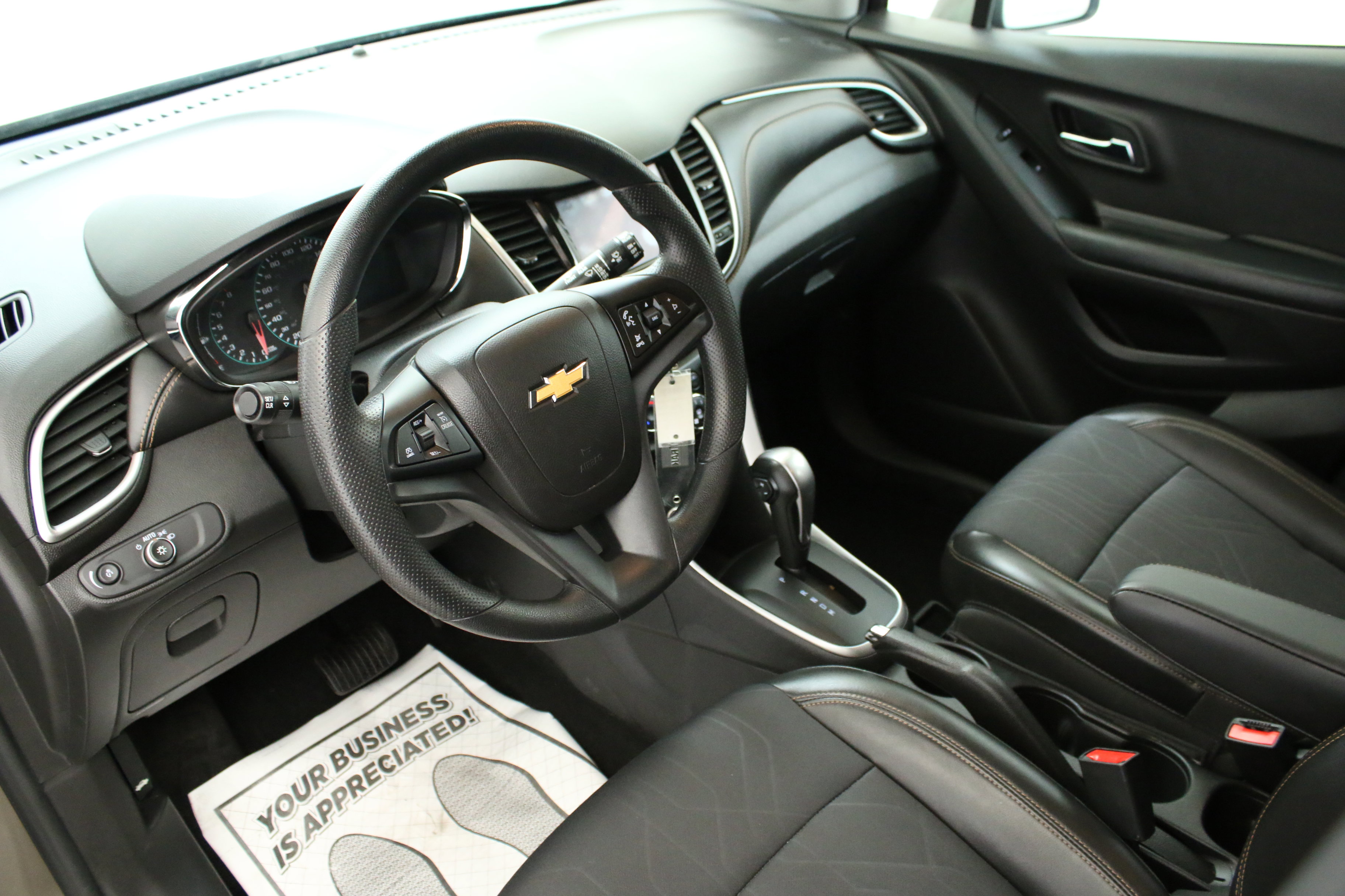 Used 2021 Chevrolet Trax LT AWD/4WD image 14