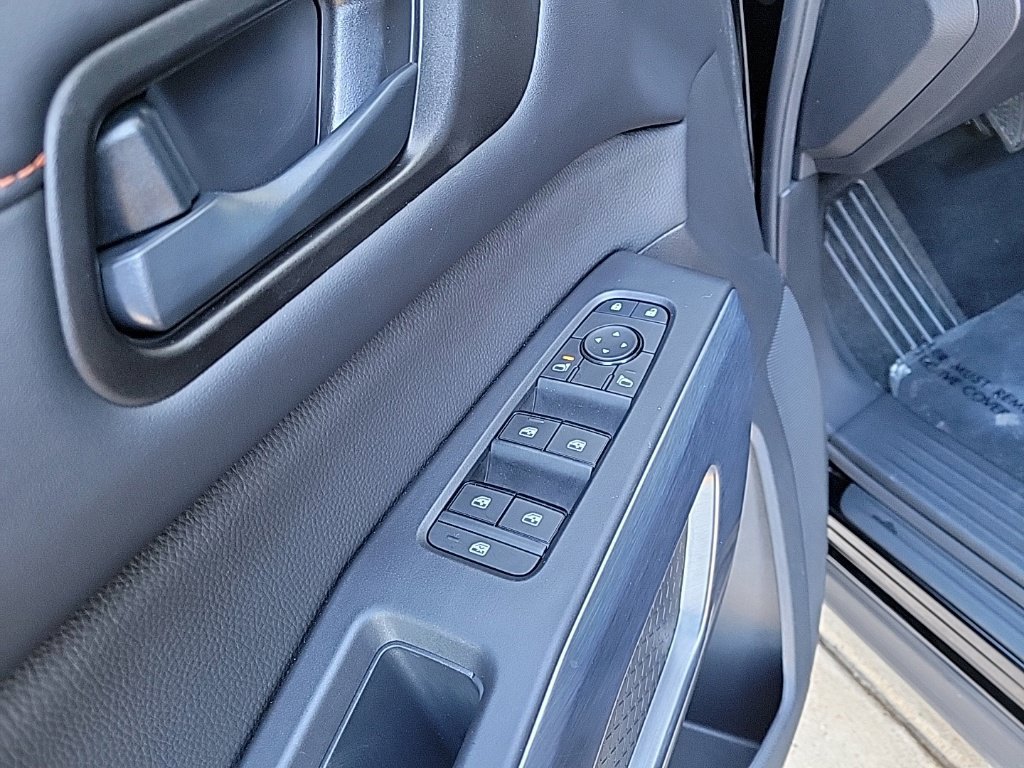 Used 2025 Nissan Pathfinder Rock Creek AWD/4WD image 34