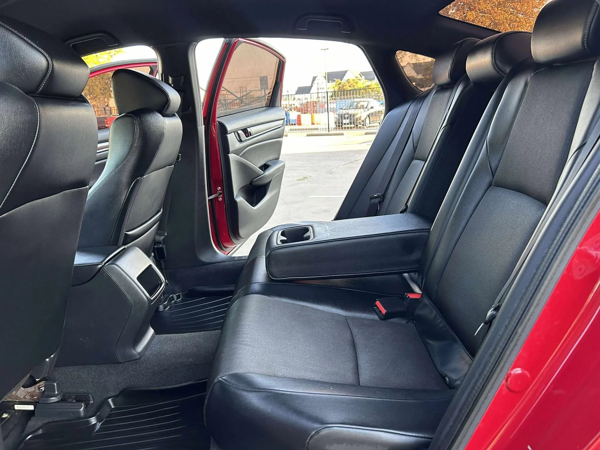 Used 2018 Honda Accord Sport image 27