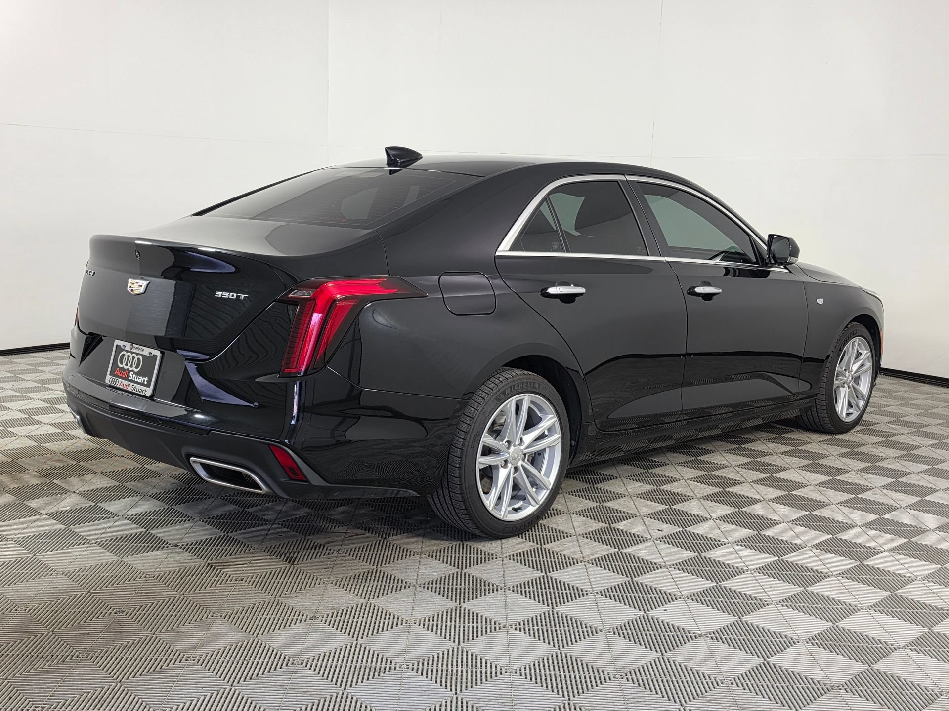 Used 2023 Cadillac CT4 Luxury RWD image 7