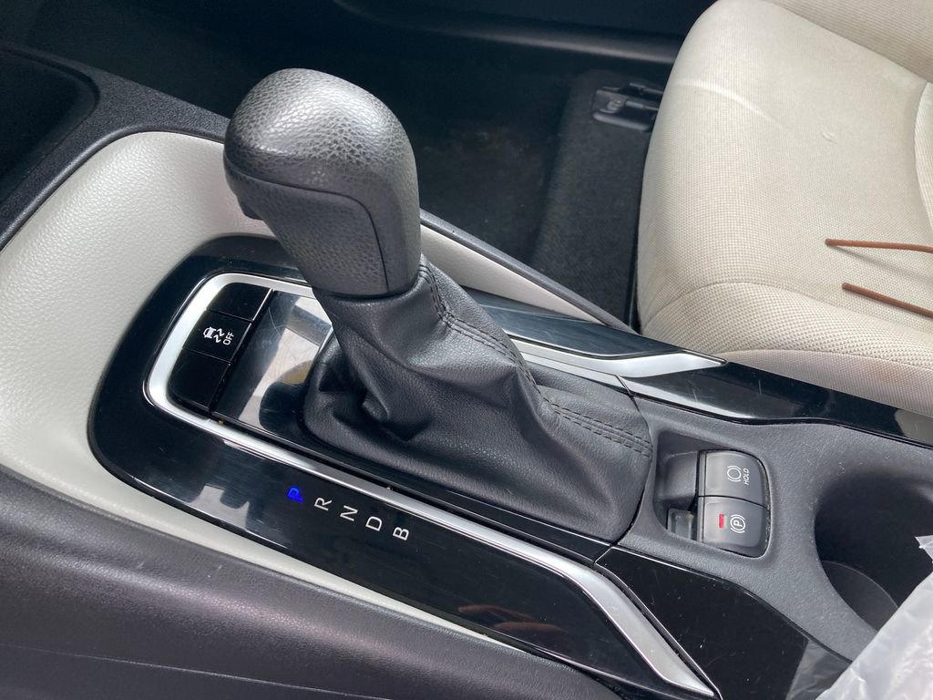 Used 2022 Toyota Corolla LE FWD image 28