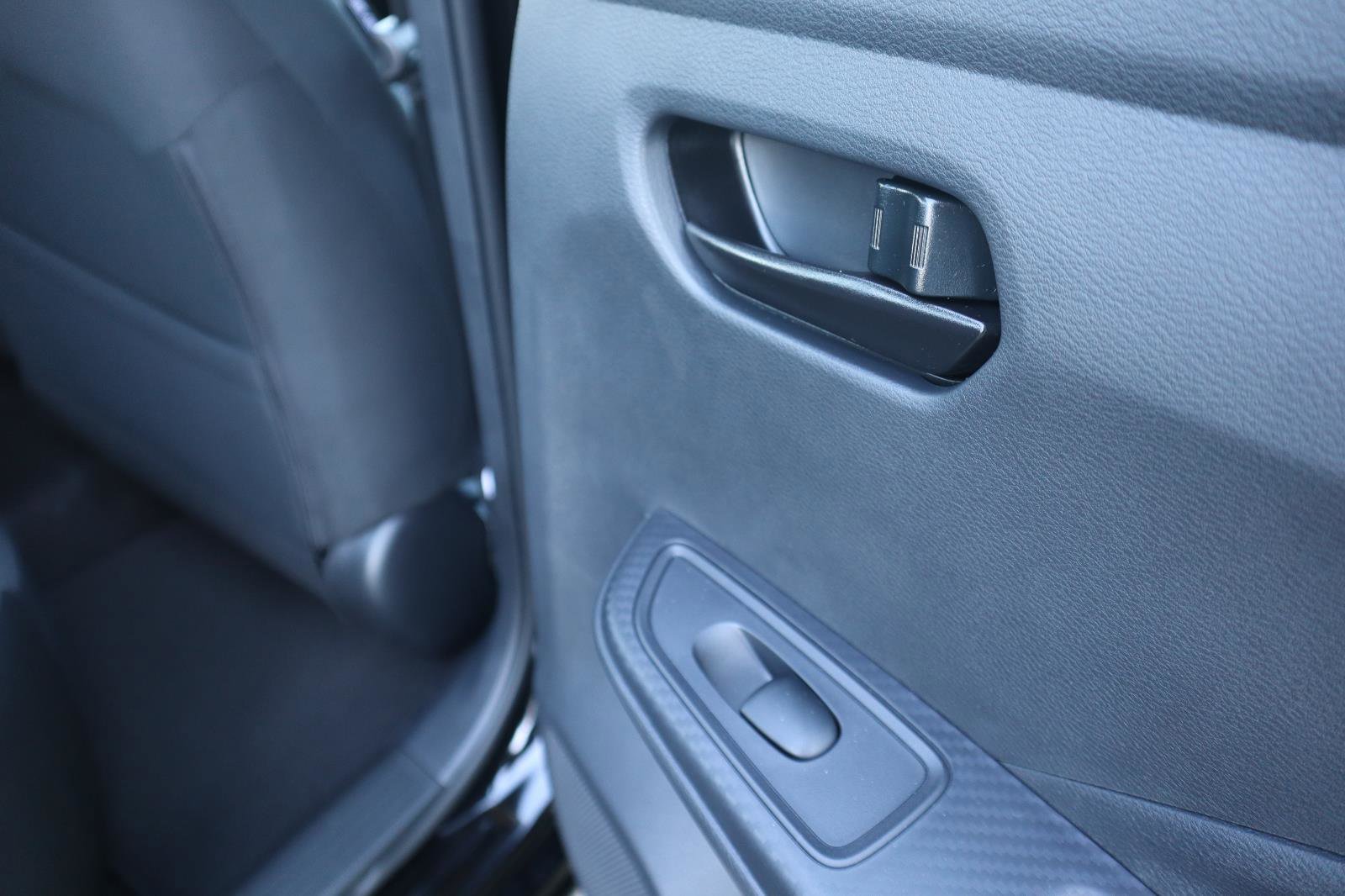 Used 2025 Nissan Versa S w/ Trunk Package image 33