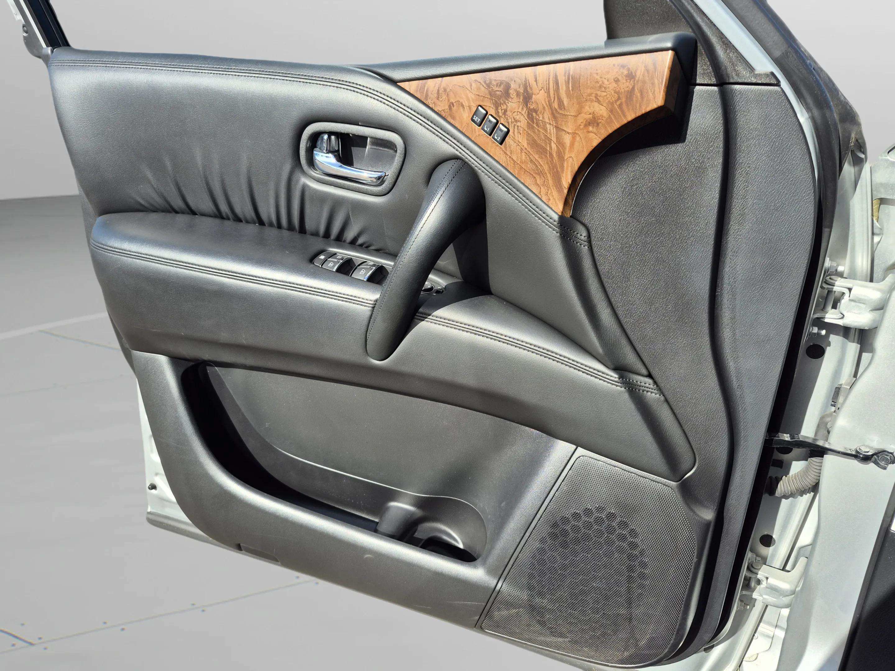 Certified 2024 Nissan Armada SL w/ Captain's Chairs Package RWD image 27