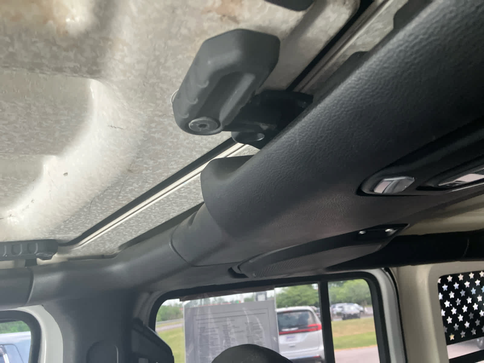Used 2020 Jeep Wrangler Unlimited Sahara AWD/4WD image 19
