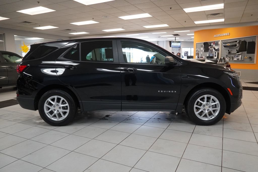 Used 2023 Chevrolet Equinox LS w/ LS Convenience Package image 16