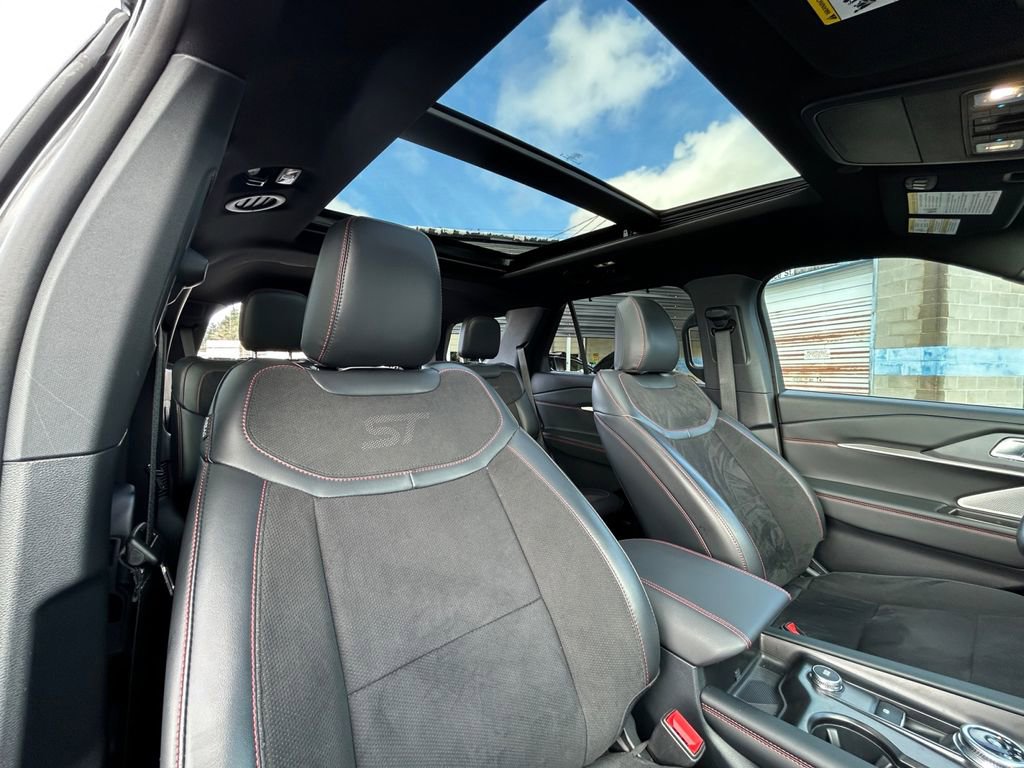 Used 2025 Ford Explorer ST AWD/4WD image 27