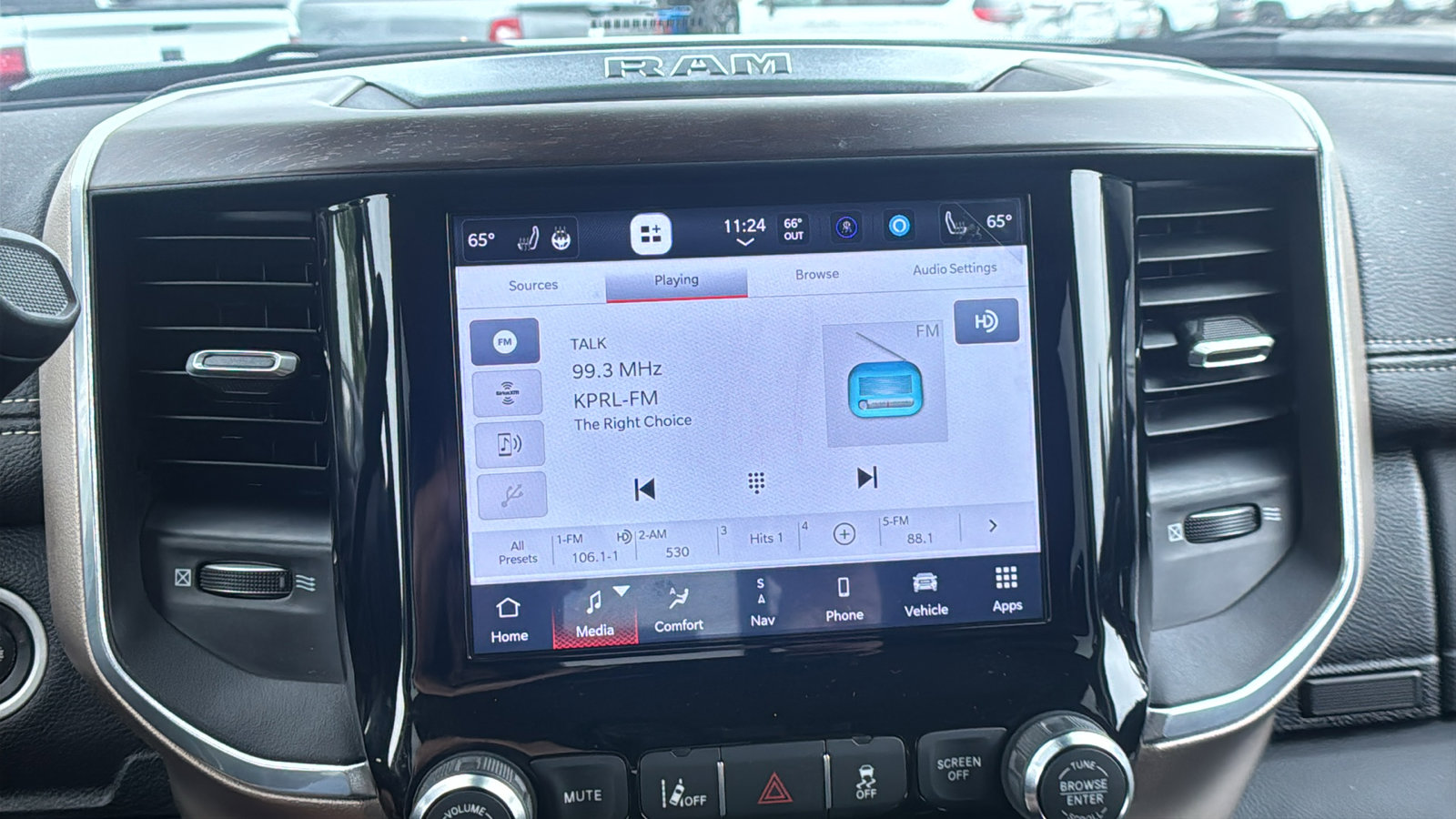 Used 2024 RAM 2500 Laramie w/ Safety Group image 29