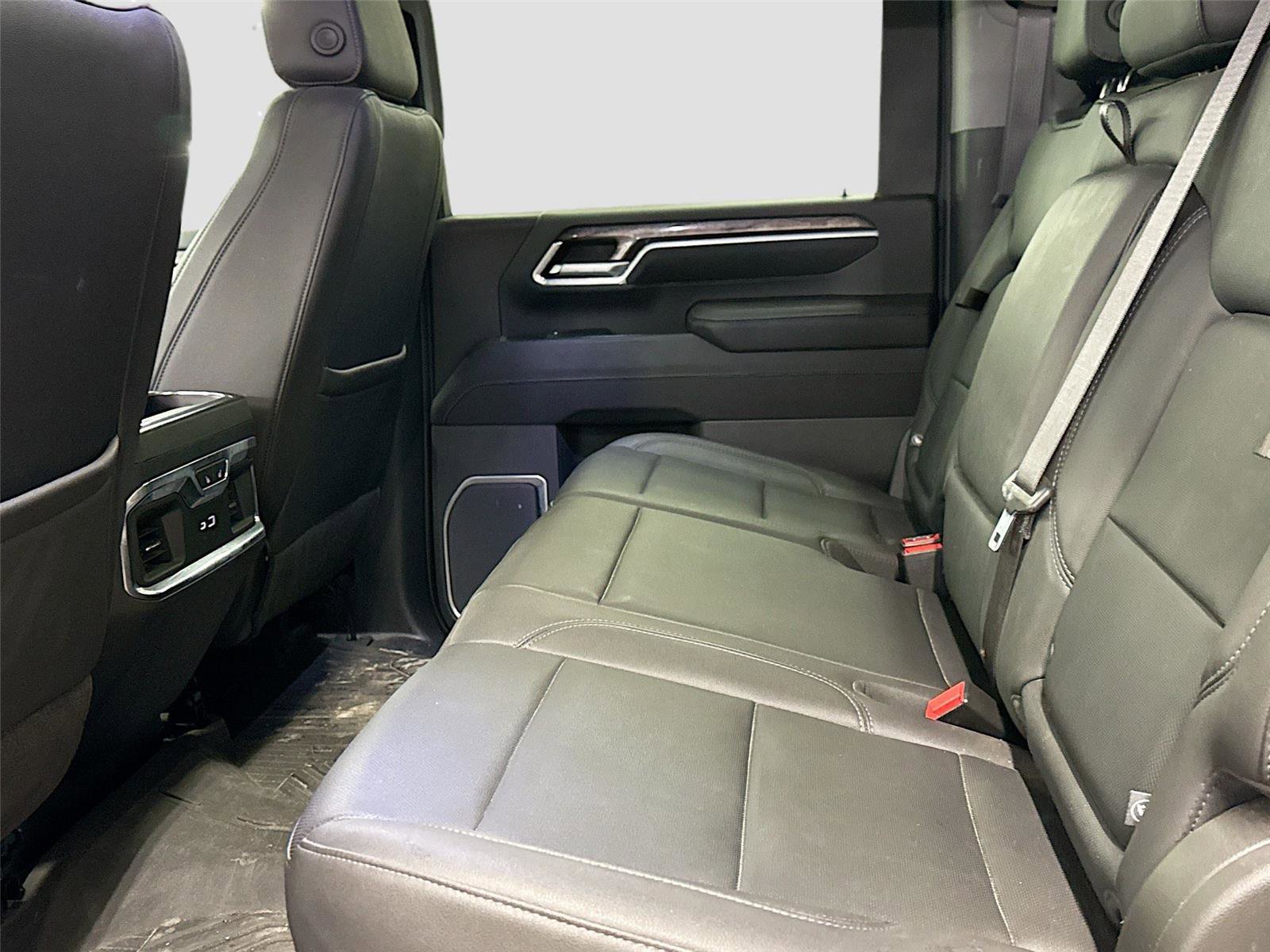 Used 2024 Chevrolet Silverado 3500 LTZ w/ LTZ Plus Package image 5