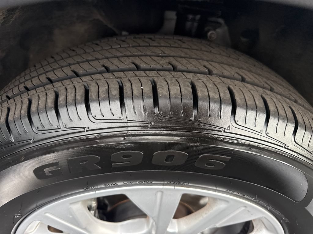 Used 2025 Ford Escape Active AWD/4WD image 21
