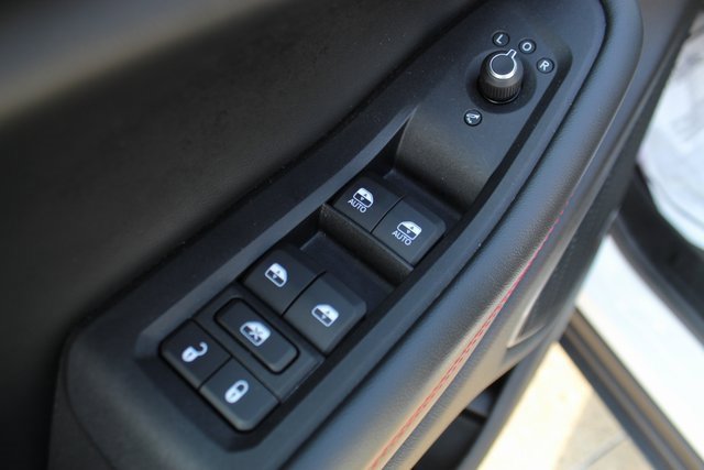 Used 2022 Jeep Grand Cherokee Trailhawk w/ Luxury Tech Group III image 13