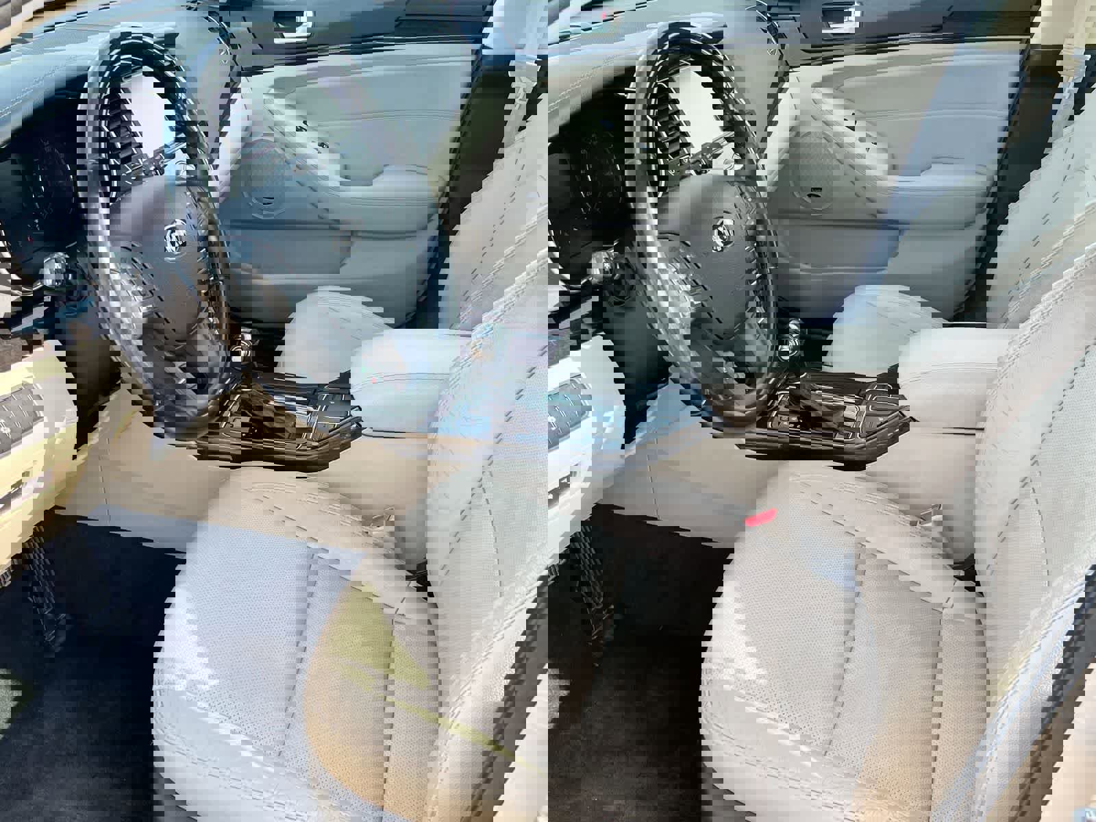 Used 2014 Kia Cadenza Premium image 10