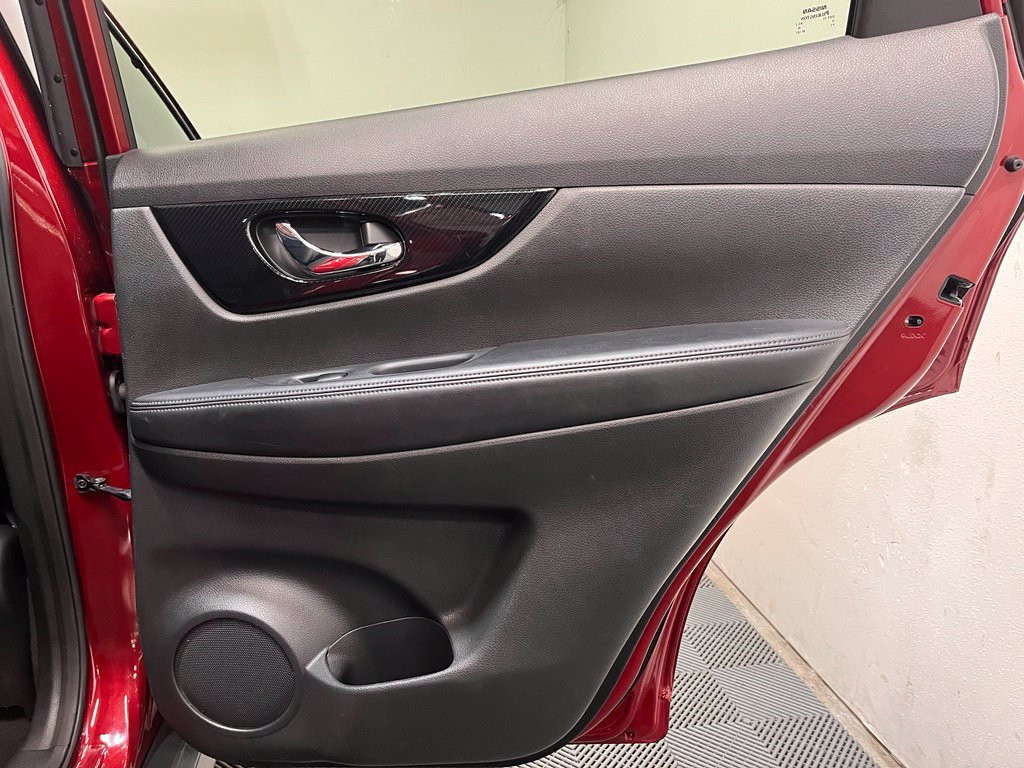 Used 2020 Nissan Rogue SL w/ Premium Package AWD/4WD image 18