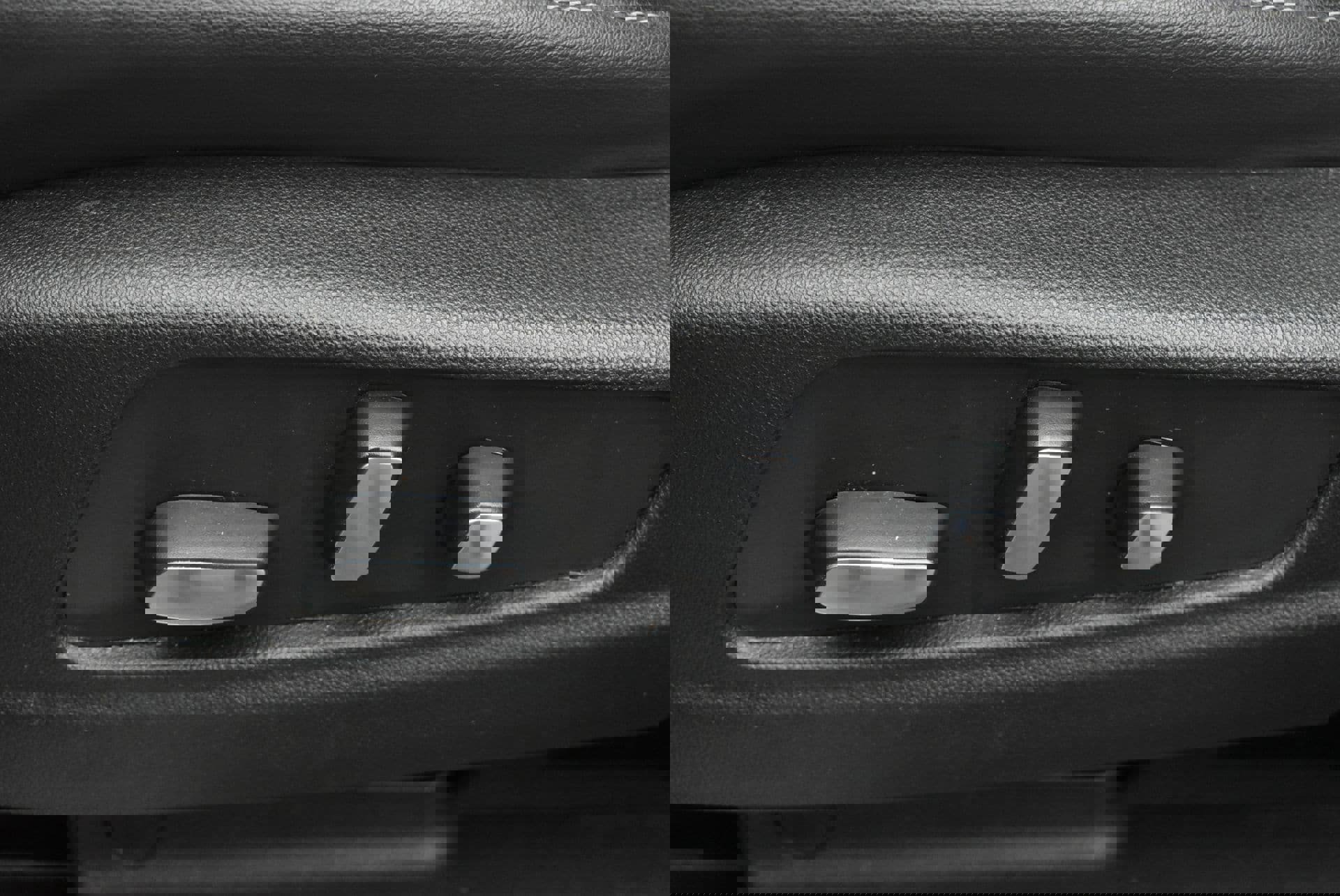 Used 2023 Cadillac XT5 Sportv w/ Technology Package image 14