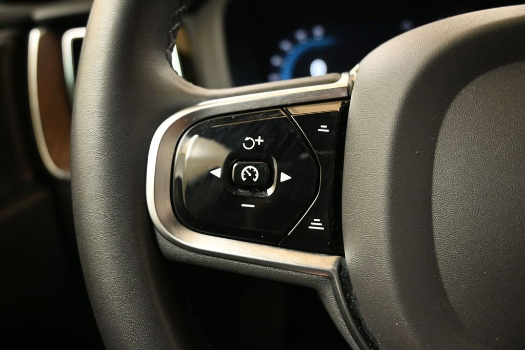 Used 2023 Volvo XC60 B5 Ultimate w/ Climate Package AWD/4WD image 26