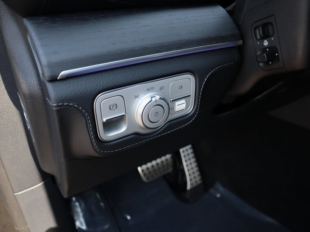 New 2026 Mercedes-Benz GLS 580 4MATIC image 36