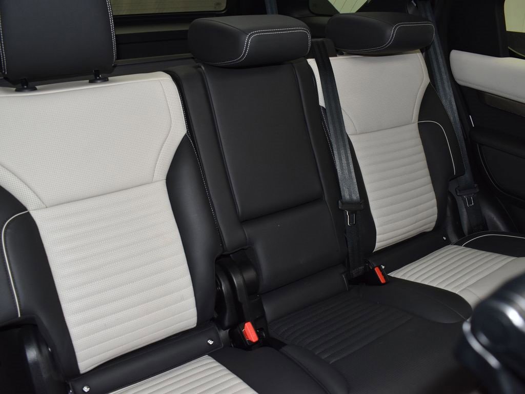 Used 2023 Land Rover Discovery HSE R-Dynamic image 28