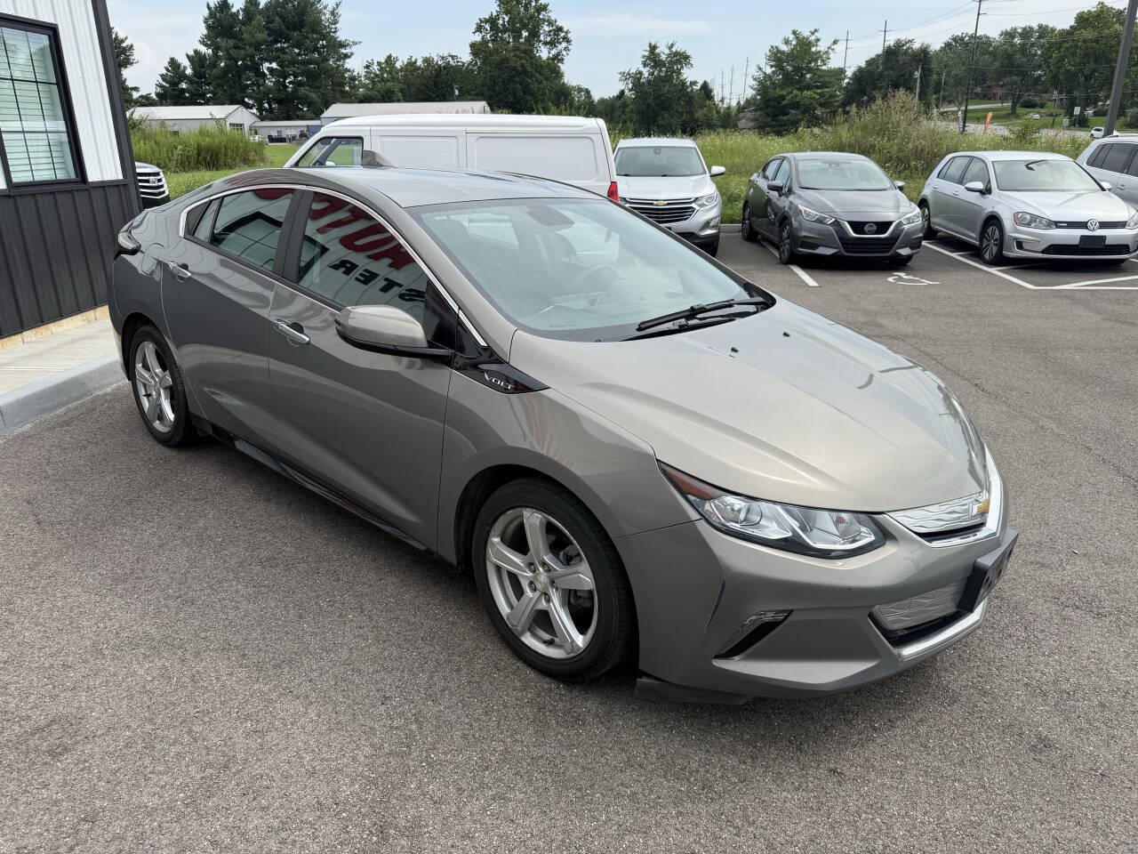 Used 2017 Chevrolet Volt LT FWD image 5