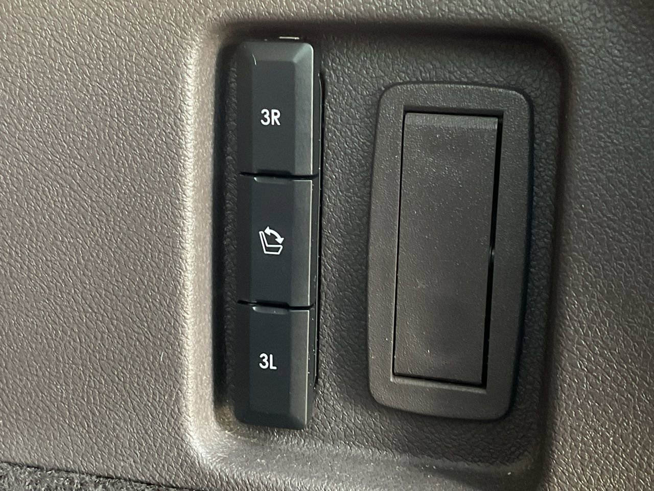 Used 2023 Lincoln Aviator Reserve w/ Equipment Group 201A image 20