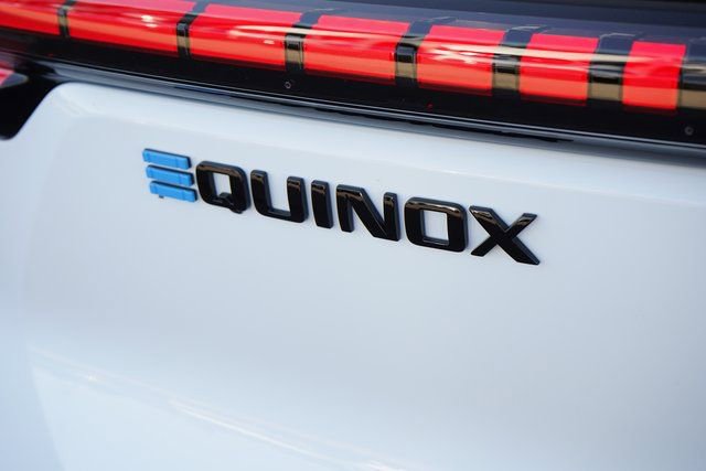 New 2025 Chevrolet Equinox EV LT image 12