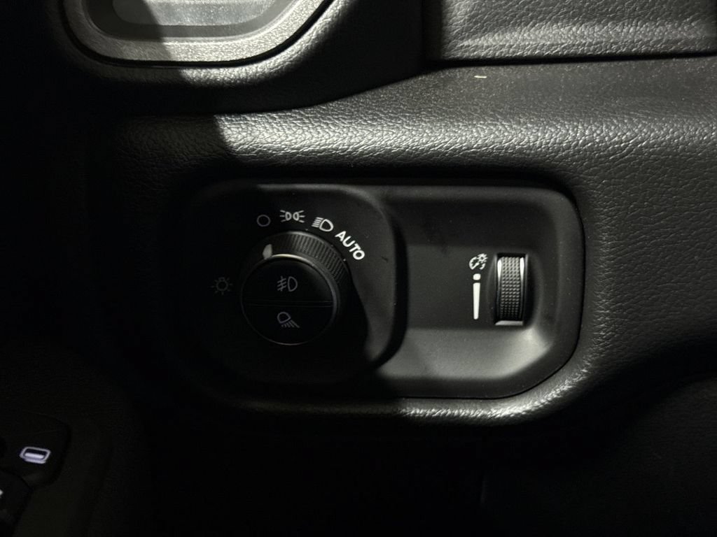 New 2026 RAM 3500 Tradesman AWD/4WD image 19