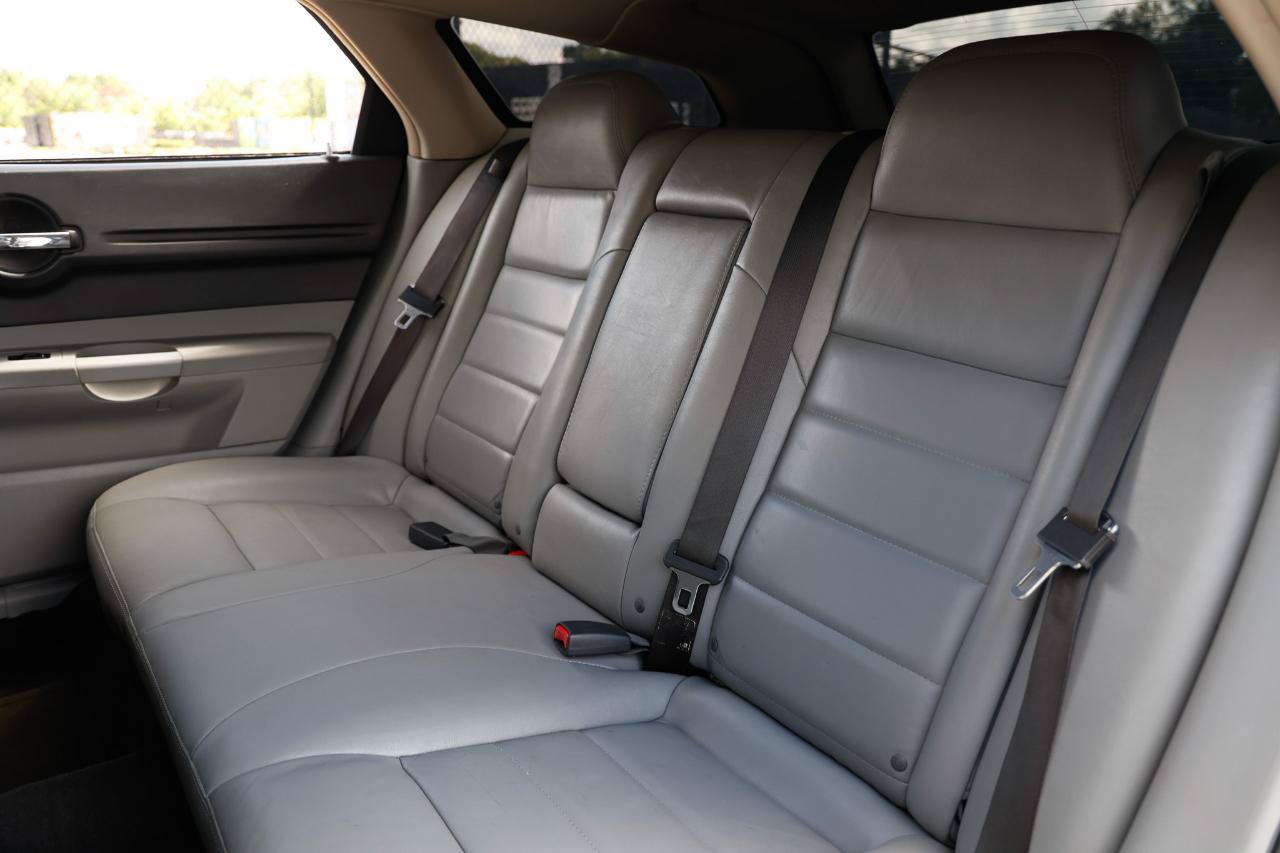 Used 2006 Dodge Magnum R/T w/ Convenience Group II RWD image 10