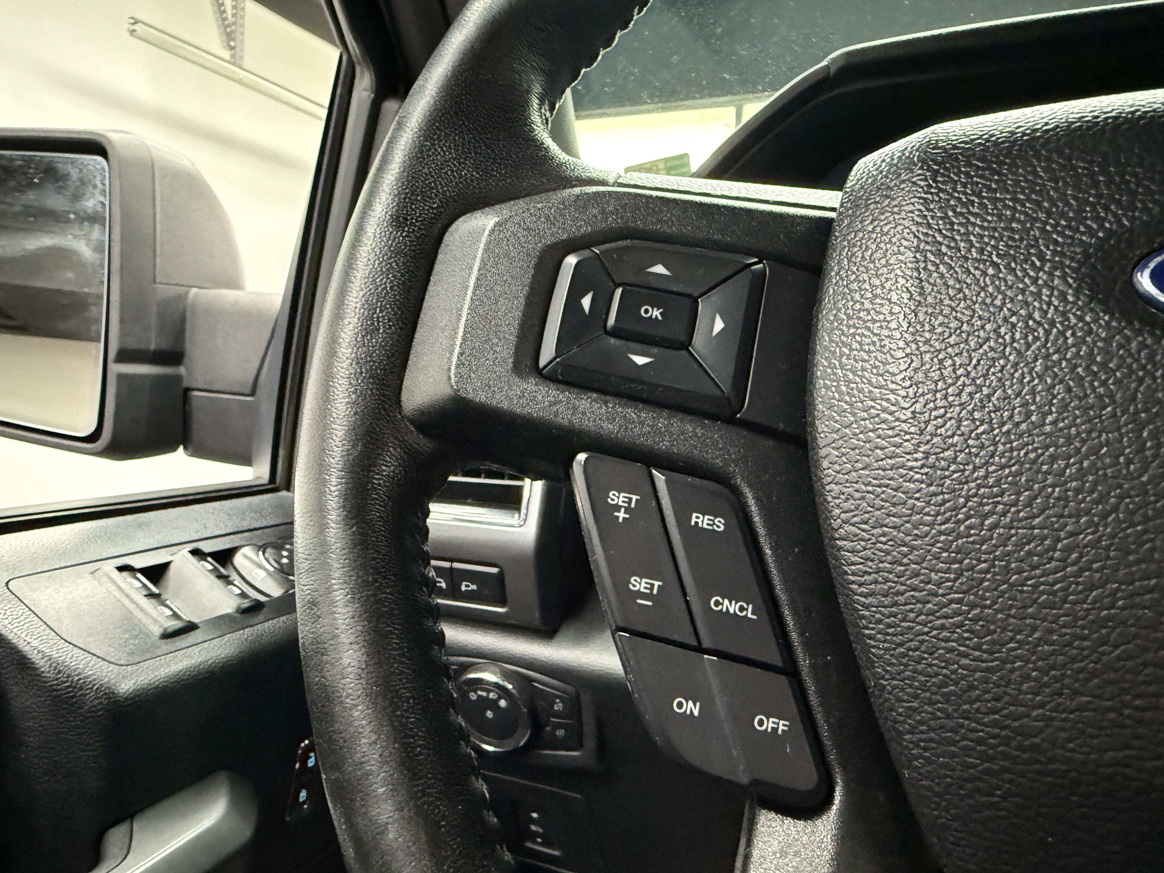 Used 2017 Ford F150 XLT w/ Equipment Group 302A Luxury image 15