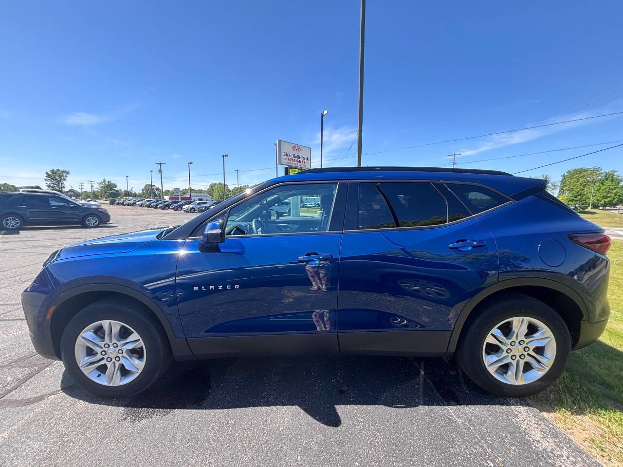 Used 2022 Chevrolet Blazer LT AWD/4WD image 1