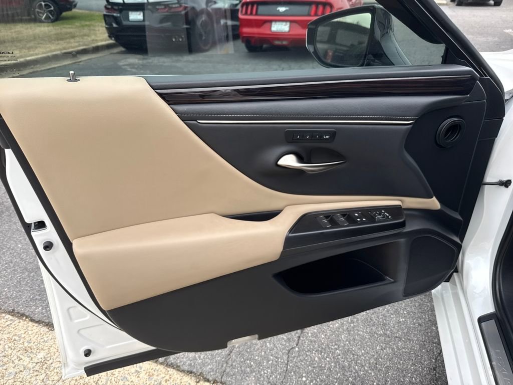 Used 2021 Lexus ES 350 w/ Premium Package image 11