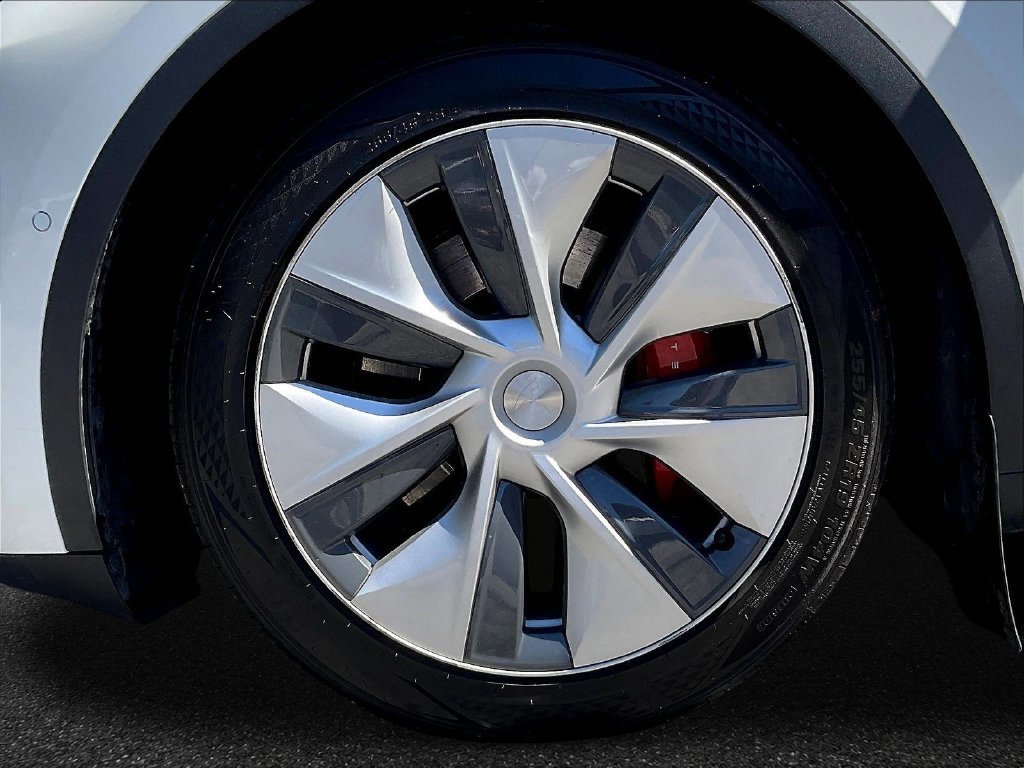 Used 2022 Tesla Model Y Performance AWD/4WD image 22