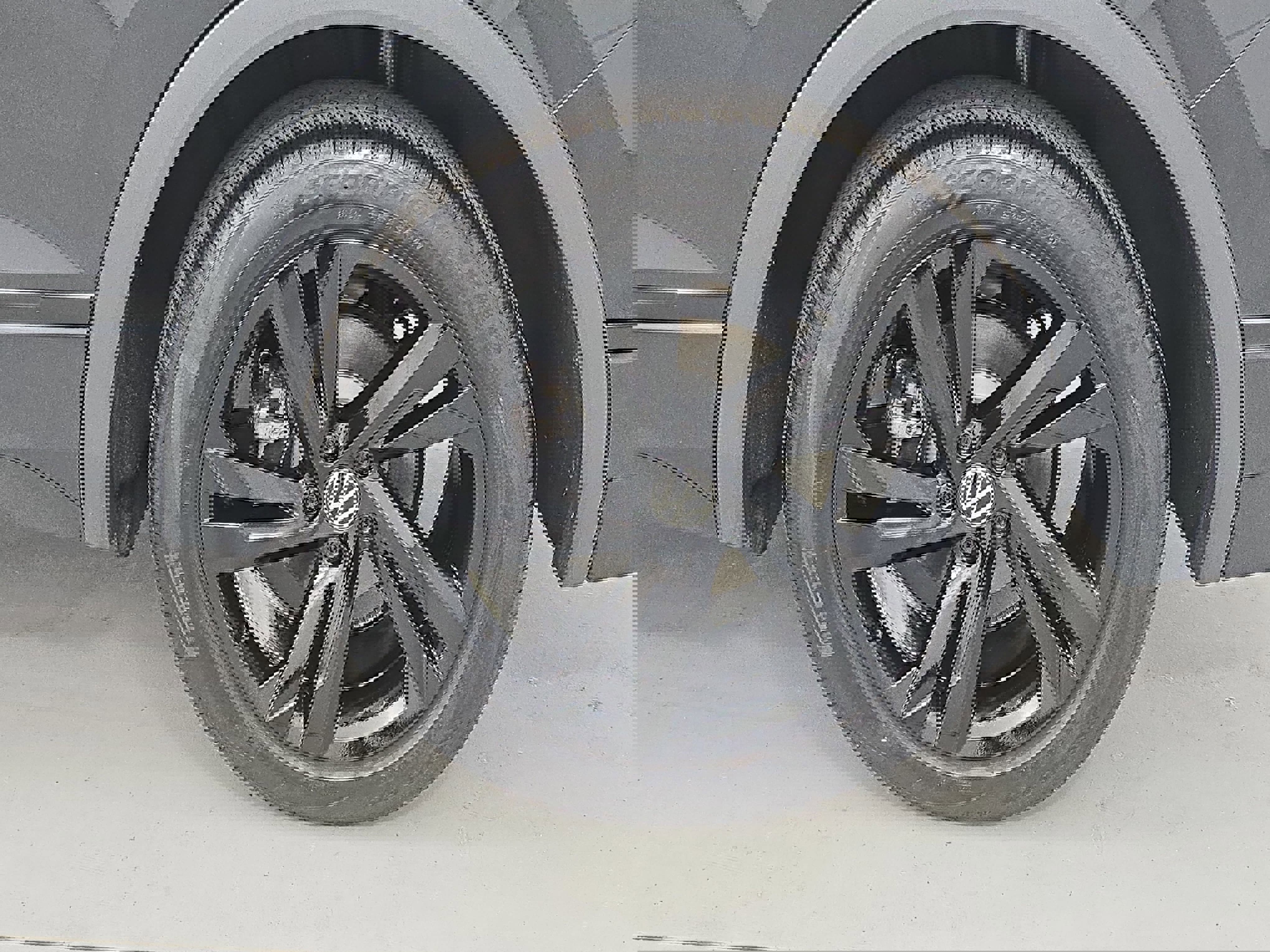 Certified 2024 Volkswagen Tiguan SE R-Line image 34