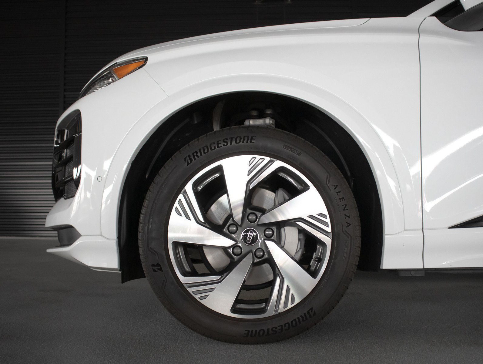 Certified 2025 Audi Q6 e-tron Premium Plus w/ Premium Plus AWD/4WD image 4
