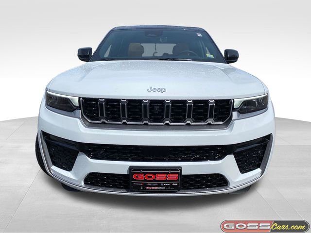 New 2026 Jeep Grand Cherokee Summit image 2