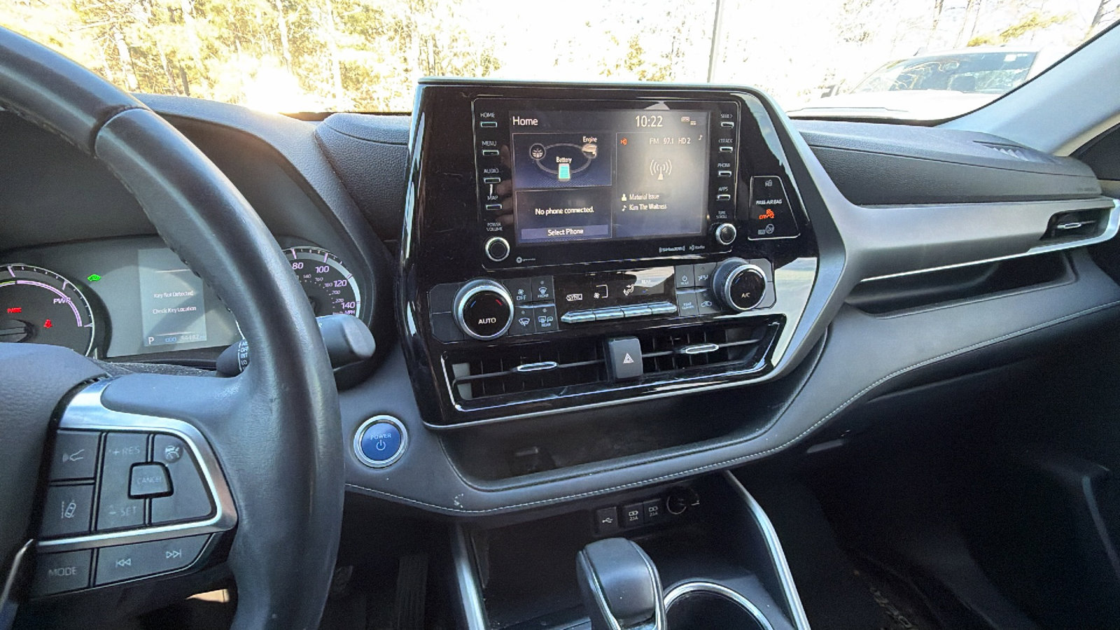 Used 2020 Toyota Highlander LE image 33