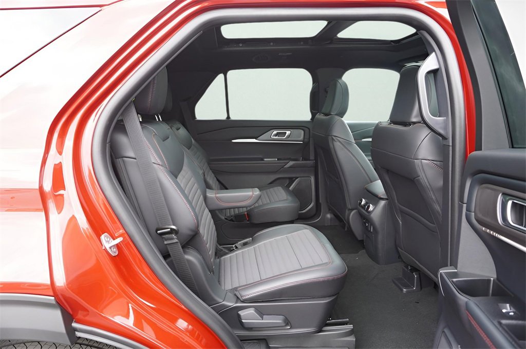 New 2025 Ford Explorer ST-Line w/ Premium Package image 11